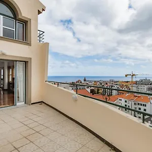A O Mar Rooms- Center Funchal (Madeira)